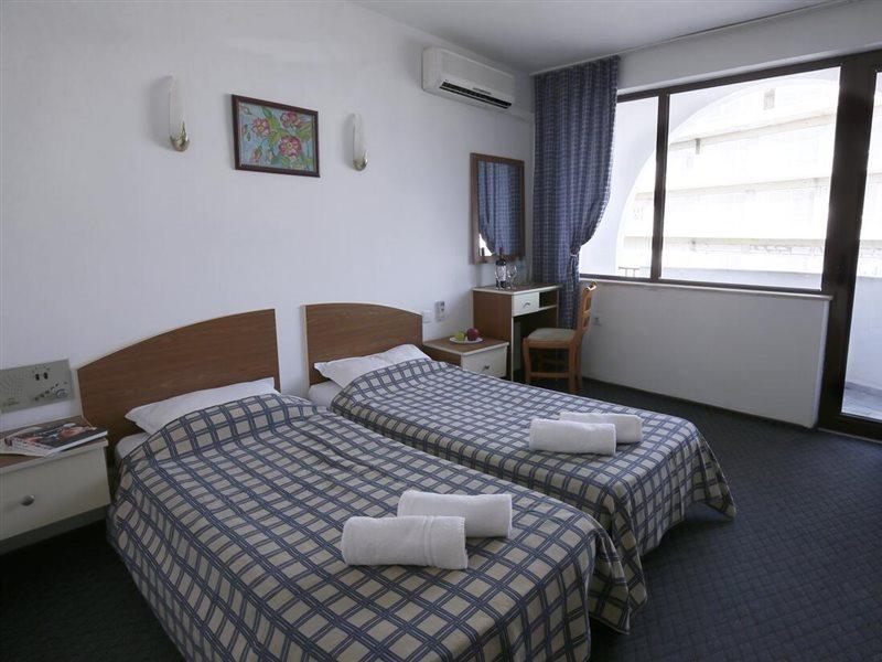 סבטי ולאס Hotel Corona מראה חיצוני תמונה