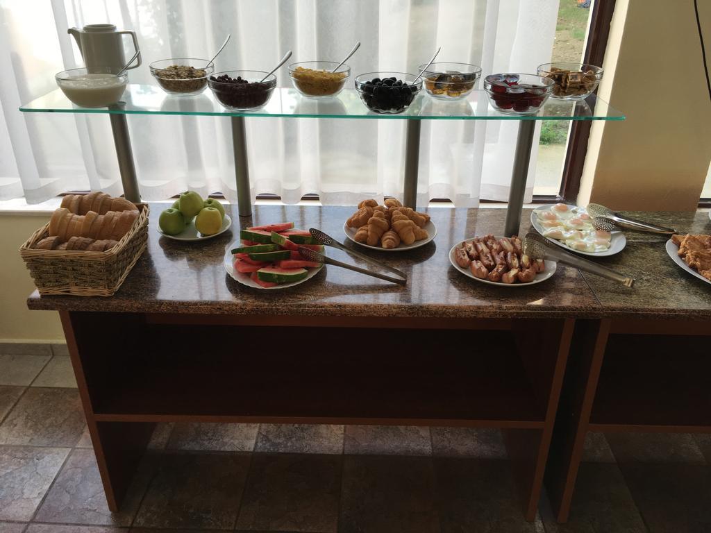 סבטי ולאס Hotel Corona מראה חיצוני תמונה